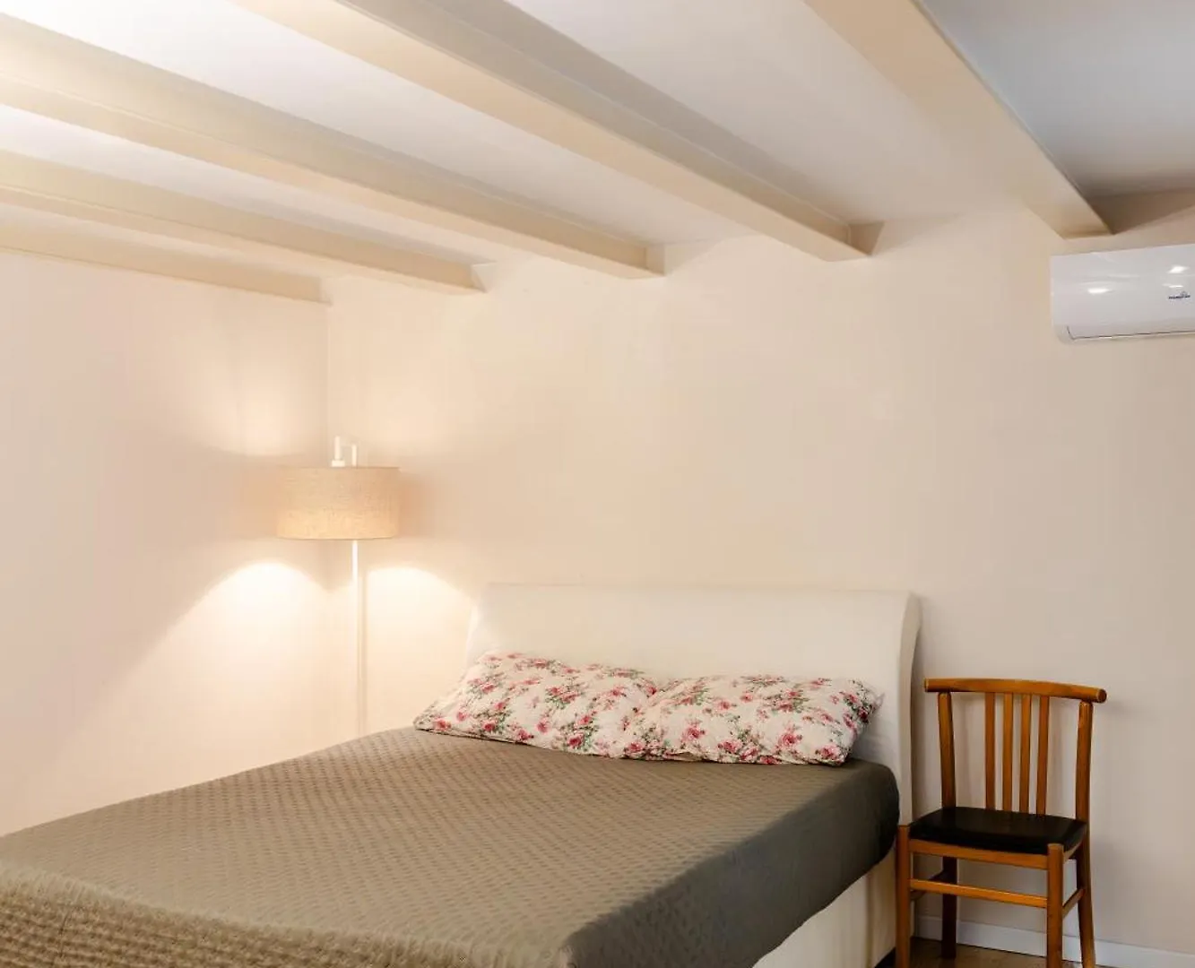 Appartamento 5 Camere Da Letto Milánó Apartman